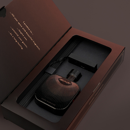 Premium kartona kaste ar UV laku un ložementu